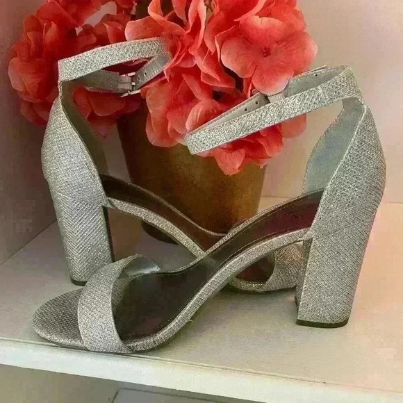 Worthington Silver Mesh Glitter Block Heel 3.75”.. Ankle Strap Size 8 - Picture 2 of 8